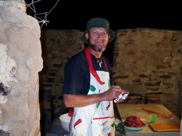 notre maitre queue excellent cuisinier avec les moyens du bord